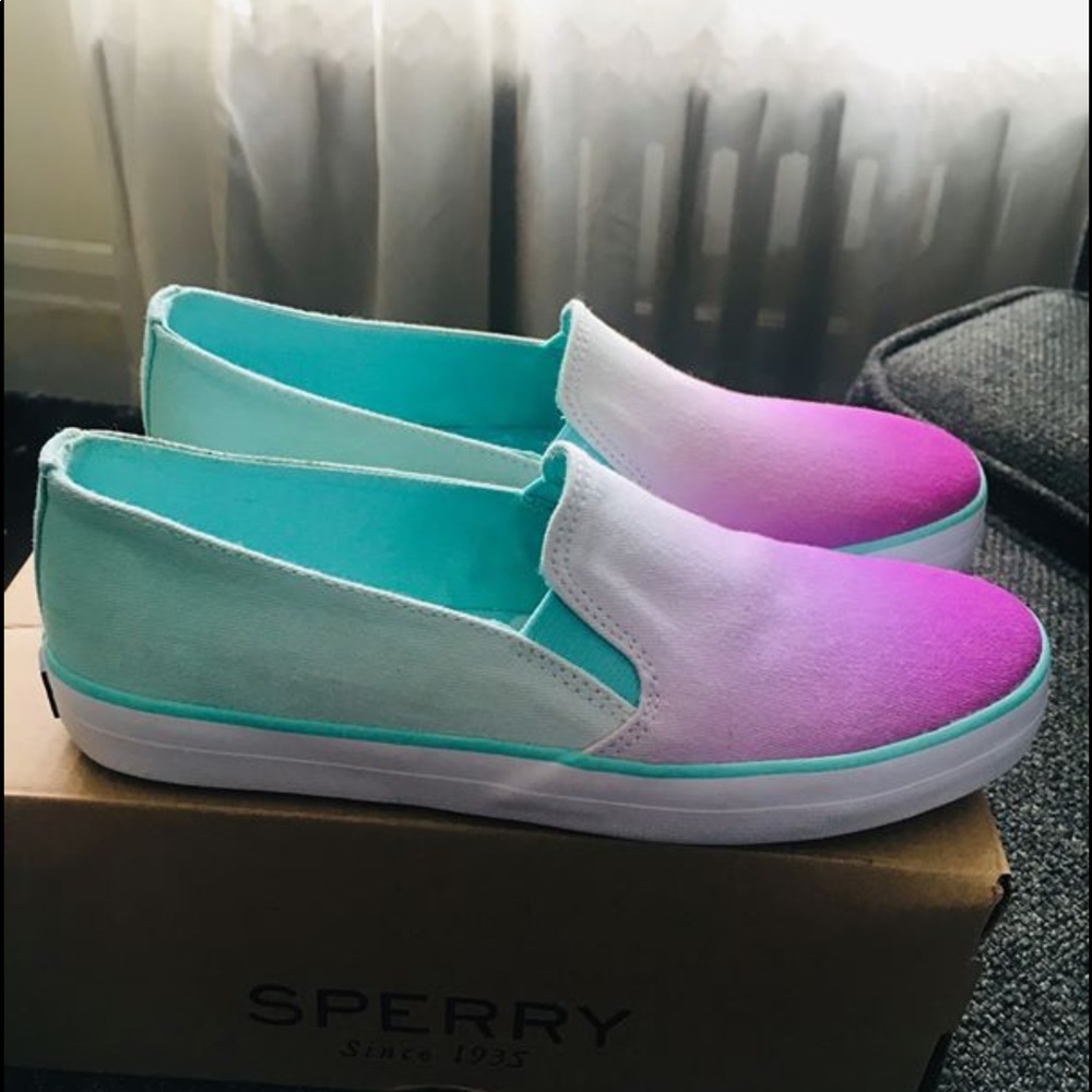 ๐HP๐ Brand new girls Sperry canvas tennis shoes. - Picture 1 of 1